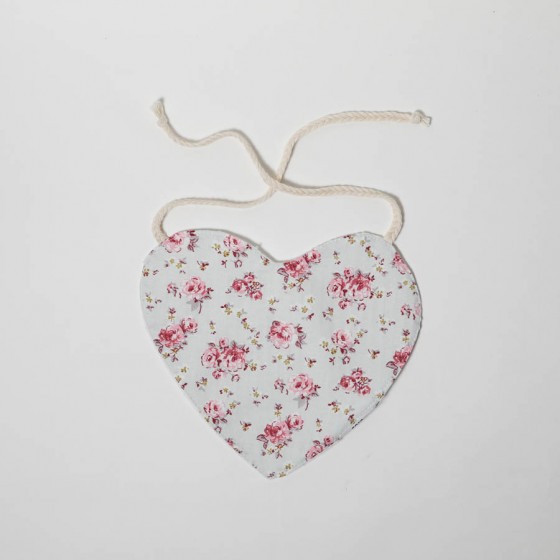 Σαλιάρα Vintage floral σε σχήμα καρδιάς