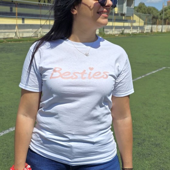 Γυναικείο T-shirt "Besties"